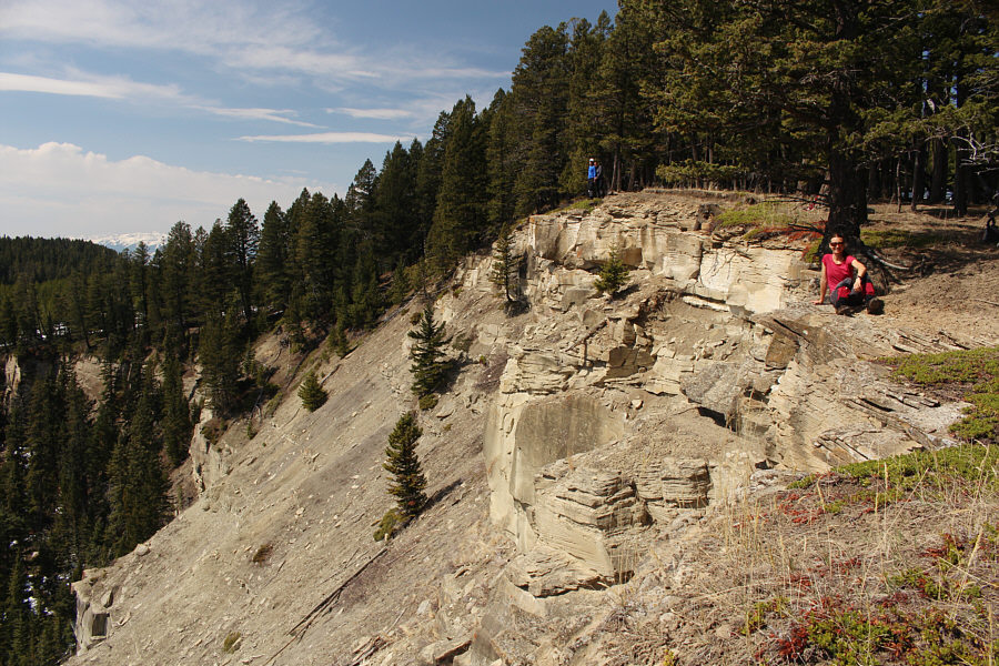 There's even some views of the mountains at far left!