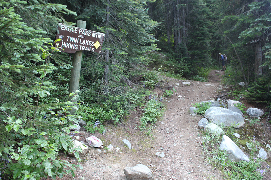 It's always nice to have an outhouse at a trailhead!