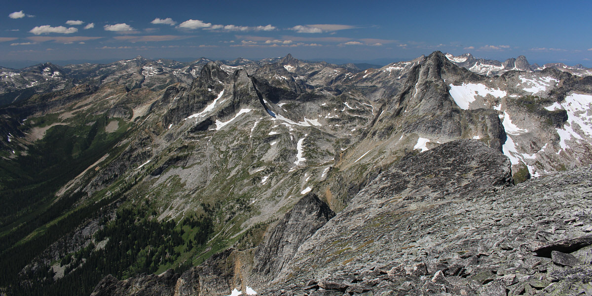 So many beautiful peaks in this area!