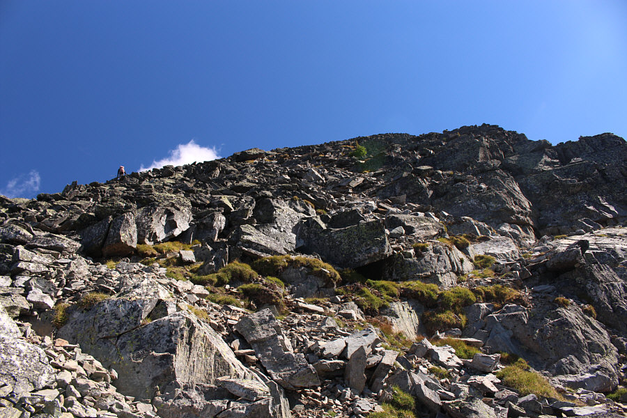 Easy scrambling, but it's steeper than it appears.