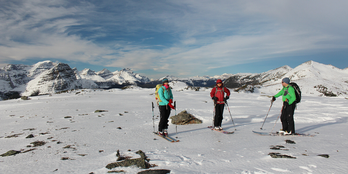 If you have a sharp eye, you can also spot Little Copper, Mount Hector, Mount Richardson, and TV Peak.