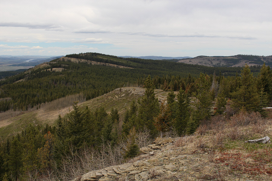 Might be worth returning to finsih the northern part of this traverse...