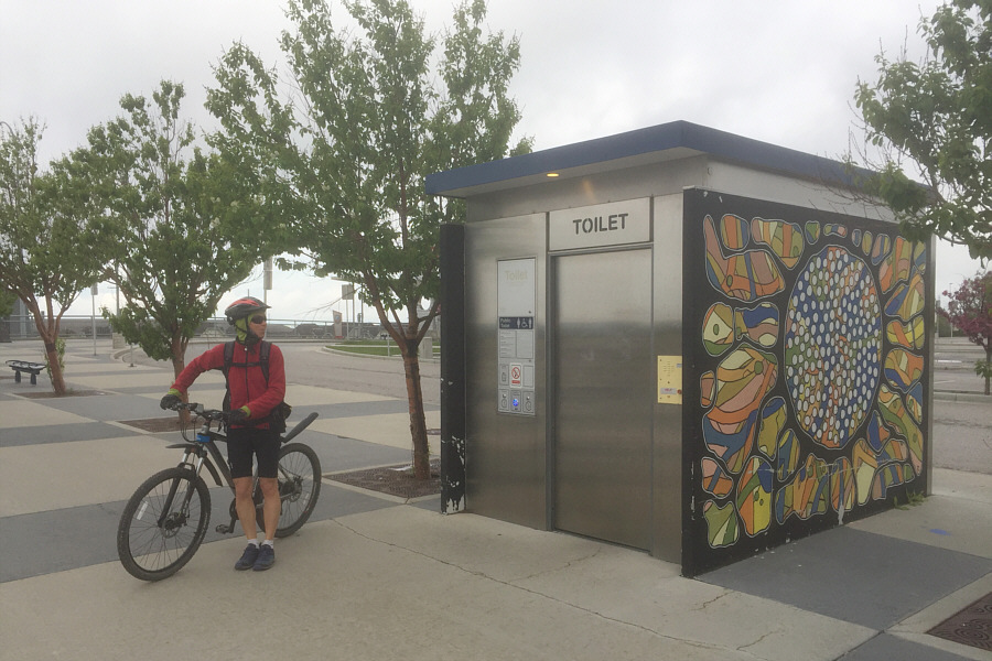 The sliding door makes it feel like you just took a crap inside the Starship Enterprise!