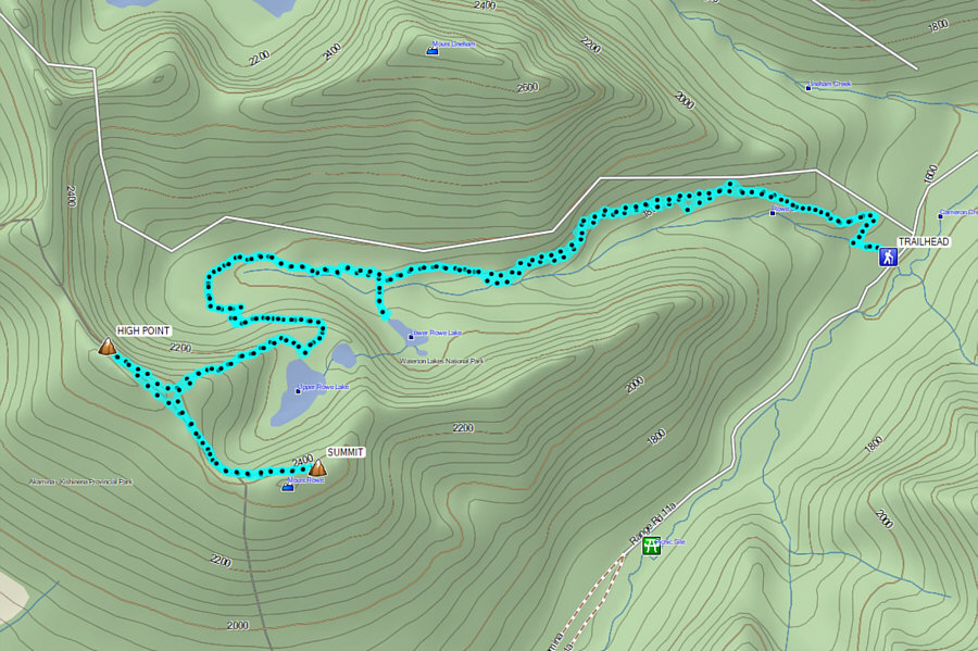 On a sunny day, the jaw-dropping views more than make up for the crowded trail.