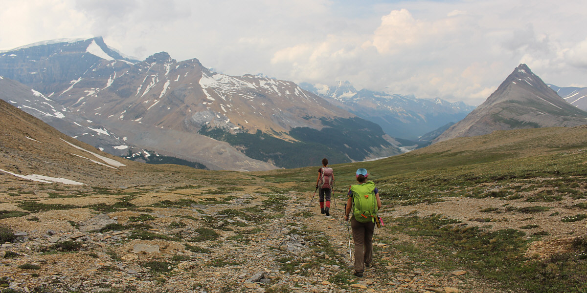 You get jaw-dropping scenery the whole trip!