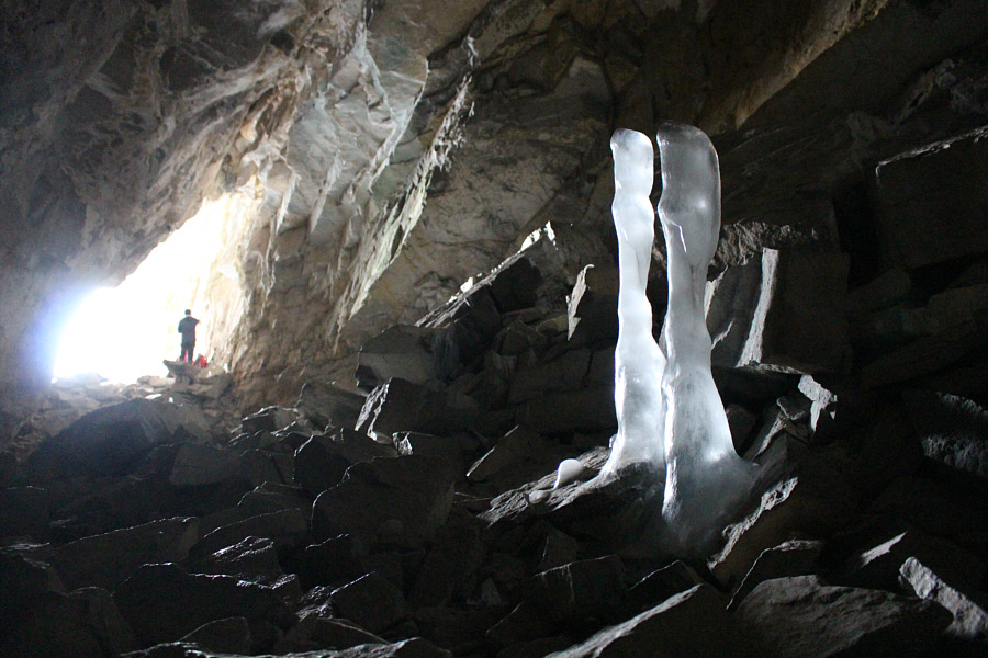 Anyone need some ice for their drinks?