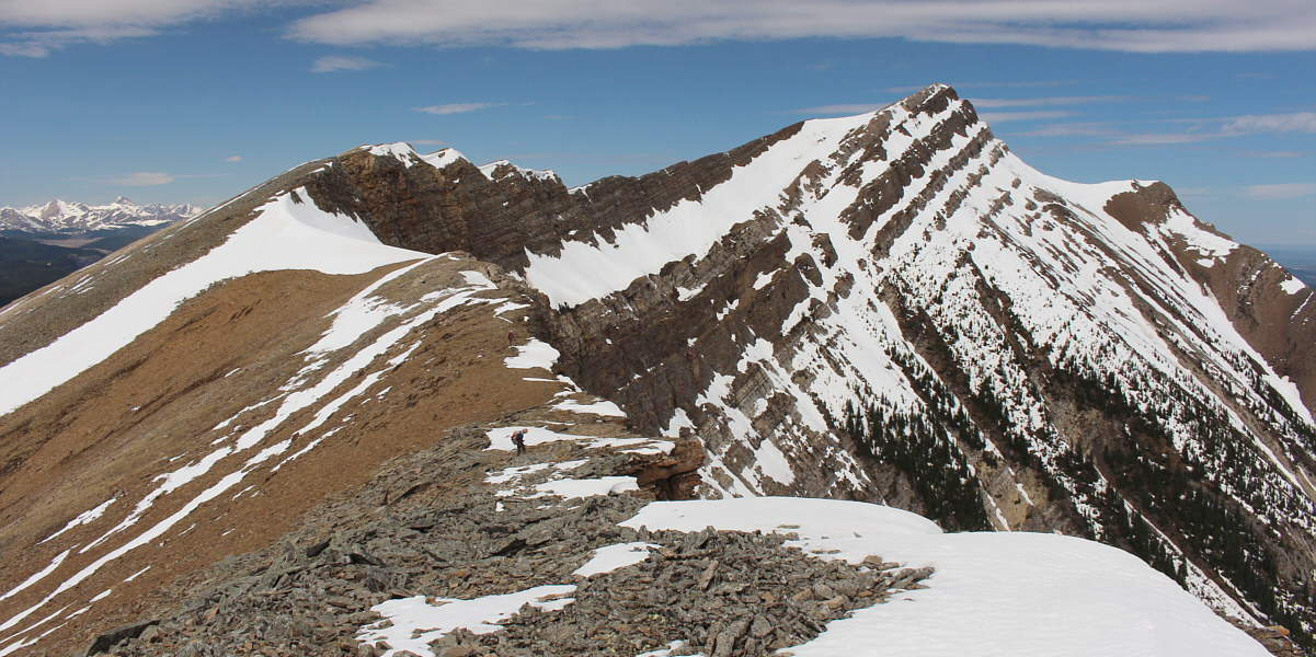 Looks surprisingly impressive for a front range peak!
