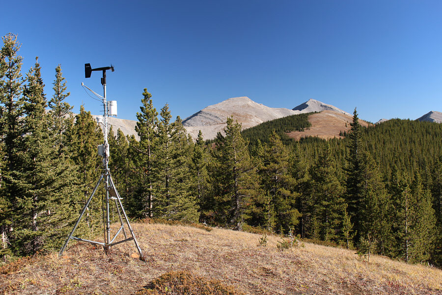 In retrospect, this would probably be the best place to abandon the ridge crest in order to bypass JP3 and JP4.