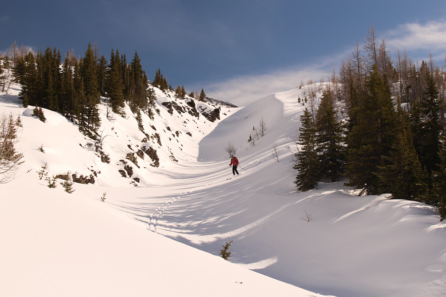 The left side of the half-pipe is maybe a bit too rocky to ski!