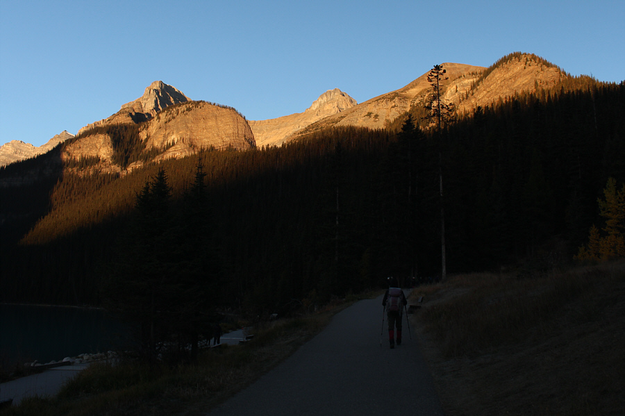 It's harder to pick out Devils Thumb, but it's still visible in the photo.