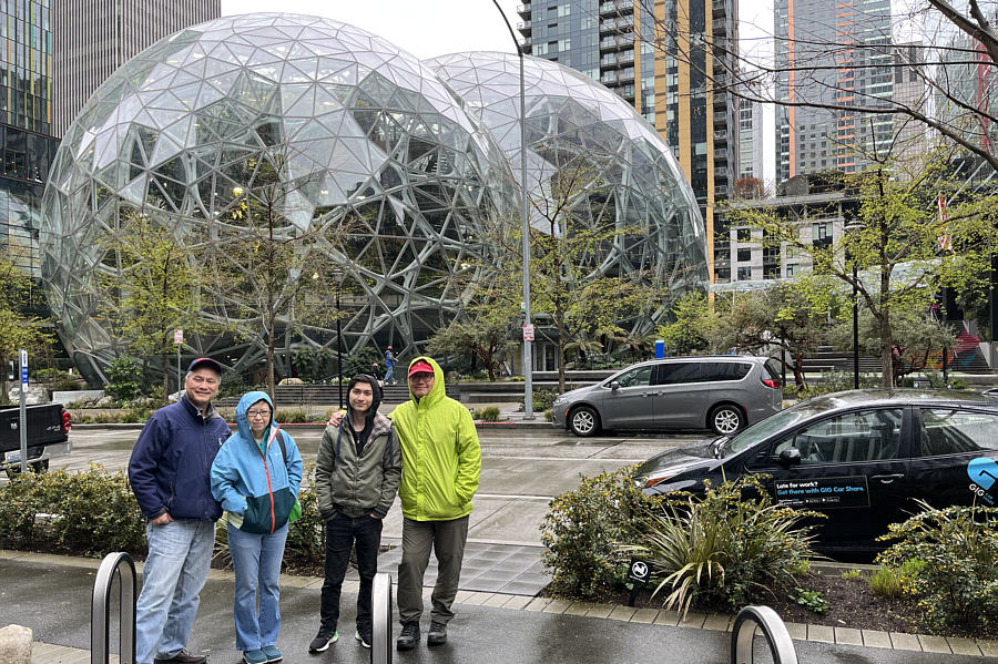 Reminds me of the movie, "Silent Running"!