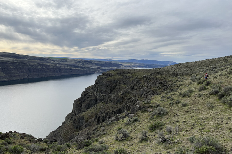 It's kinda like hiking along the rim of the Grand Canyon!