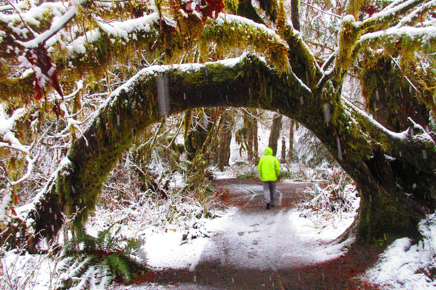 Looks like Star Trek's "Guardian of Forever"!