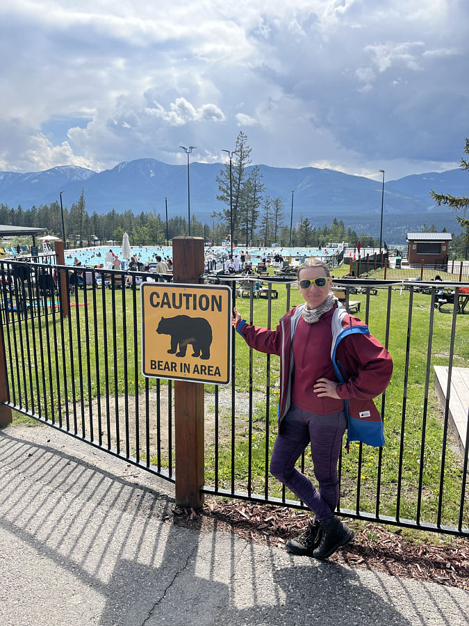 Just yell, "SHARK!!!"