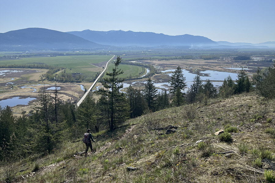 Someone's burning something at distant right...