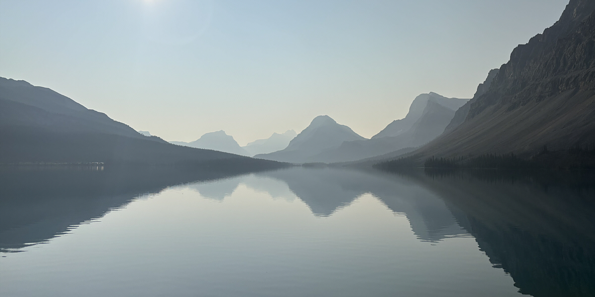 Look at all the cars parked at the Bow Lake Viewpoint at far left...yeesh!