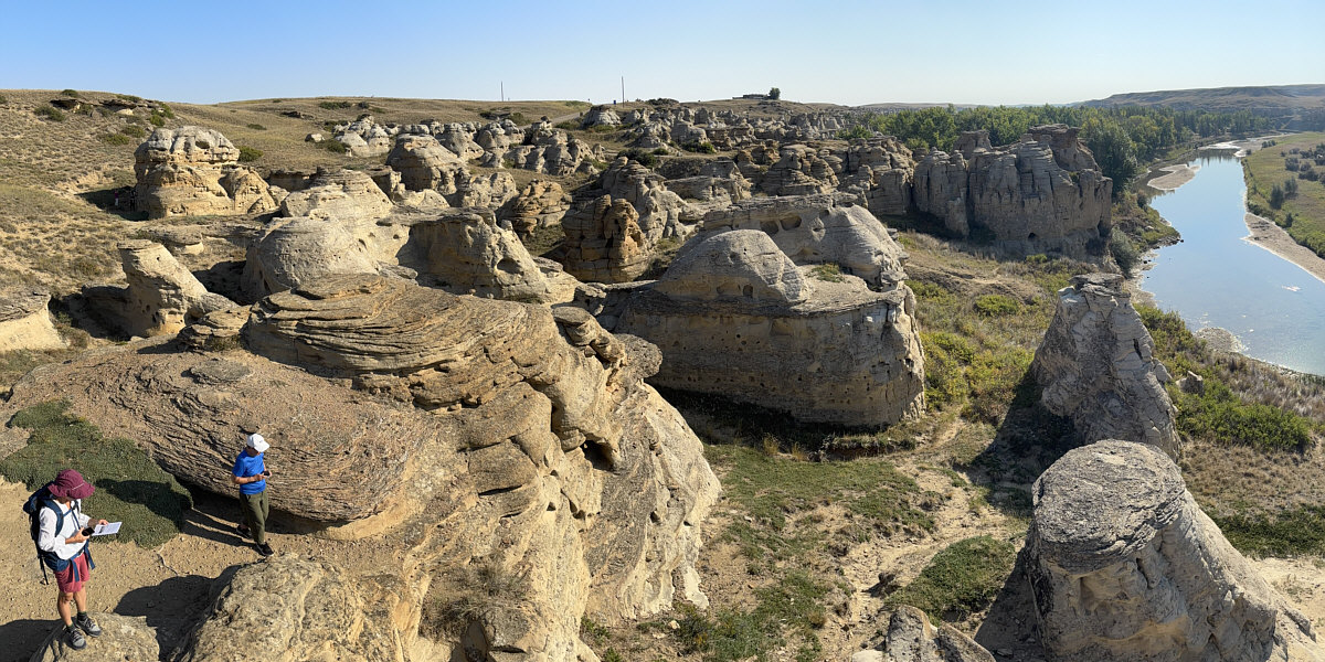 Already looks amazing and we're not even that far from the trailhead here!