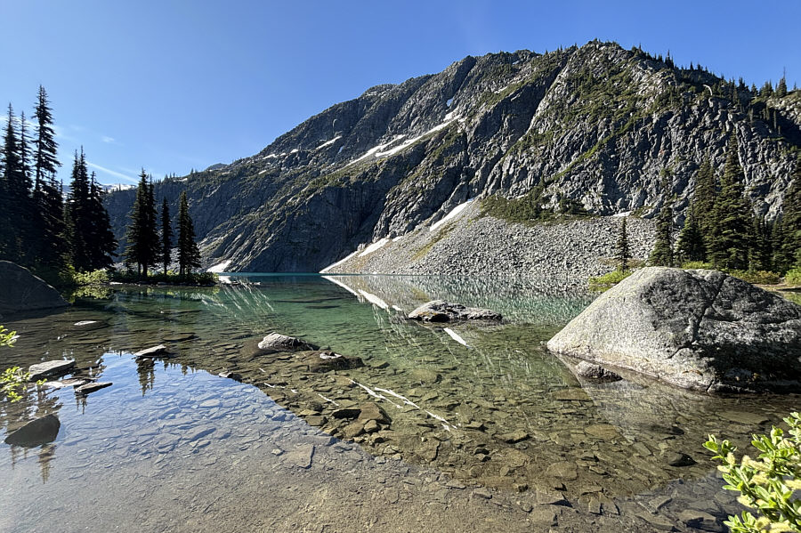 If this was in a national park, there would be a 5-star teahouse here accessed by an excellent road and trail!
