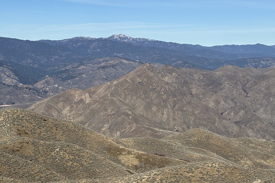 We were on Cervidae Peak only 4 days earlier and had no ambition then to climb Kepros Mountain!