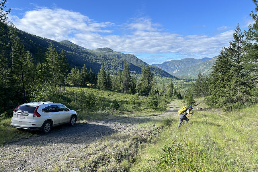 Starting from here saves about 3 km of walking (round-trip) and 125 metres of elevation gain.