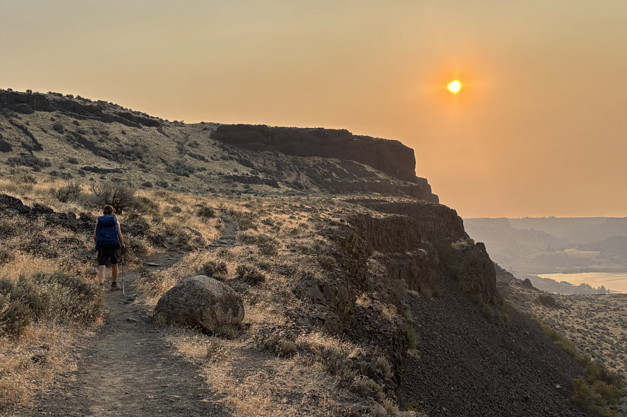 This is the shortest way to the highest point of Steamboat Rock.
