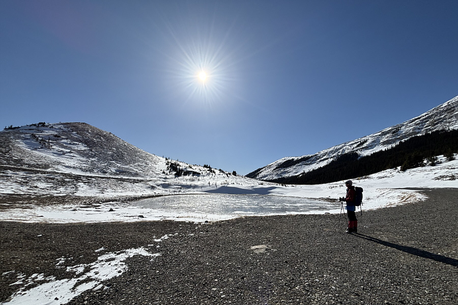 Yay, the pond is not snow-covered!